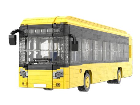 Castrosua Scania New City GNC MOC Lego - Parte delantera Autobús de juguete amarillo con detalles en negro y ventanas transparentes.