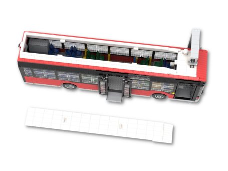 Autobús rojo con techo removible que muestra su interior y asientos.