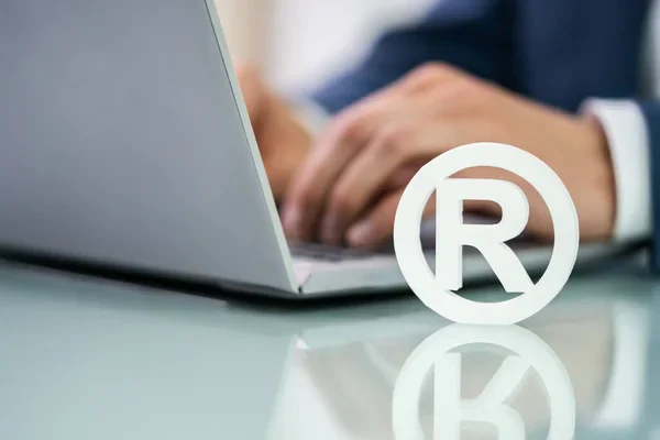Marca registrada, derechos de autor