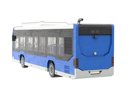 Mercedes Benz Citaro NGT EMT Madrid MOC Lego - Parte trasera Autobús de color azul y blanco, visto desde la parte trasera.