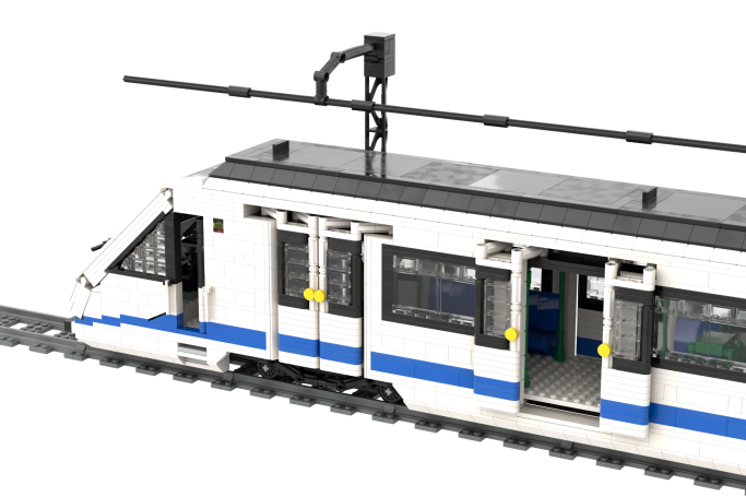 CAF serie 8000 (2 módulos) - IV Tren de modelo en color blanco con detalles azules, sobre rieles.