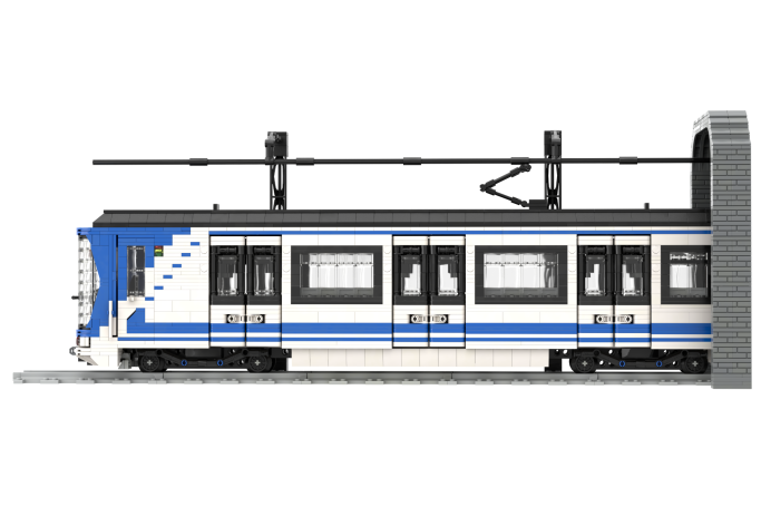CAF serie 2000 (1 módulo) - III Tren de colores azul y blanco, estacionado en un andén.