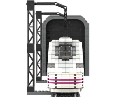 Tren Alta Velocidad CAF OARIS Renfe MOC Lego - Vista exterior Tren futurista de bloques LEGO, con detalles en blanco y rosa, montado en un soporte.