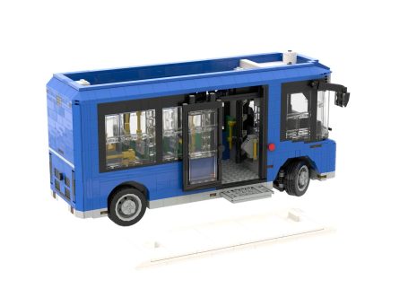 Rampini Wolta MOC Lego - Apertura de puerta Modelo de autobús azul con puertas abiertas y detalle interior visible.