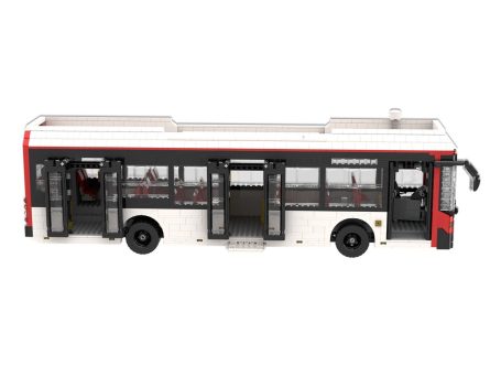Volvo 7900 Hybrid TMB Barcelona MOC Lego - Puertas abiertas Autobús modelo en colores blanco y negro, con puertas abiertas.