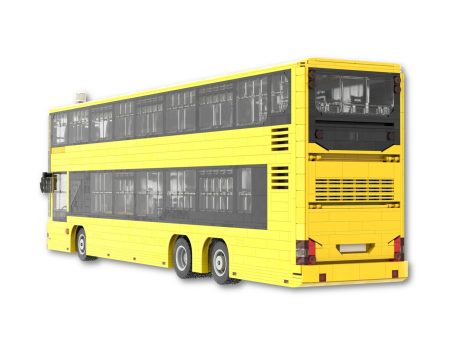 Autobús MAN Lions City A39 DD MOC Lego - Parte trasera Autobús de dos pisos de color amarillo con ventanas grandes y diseño moderno. MAN Lions City A39 DD