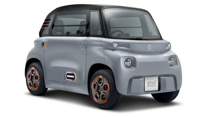 Coche urbano Citroën AMI Coche eléctrico compacto y moderno, con diseño minimalista y detalles en naranja.