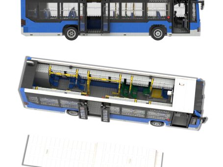 Mercedes Benz Citaro NGT EMT Madrid MOC Lego - Puertas abiertas Modelo de autobús azul con interior visible y asientos en disposición típica.